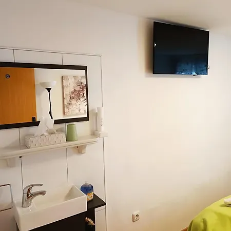 سيتيهوتيل يونغر فوكس